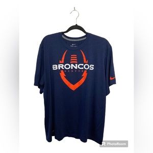Denver Broncos Nike blue short sleeve active tee. XL